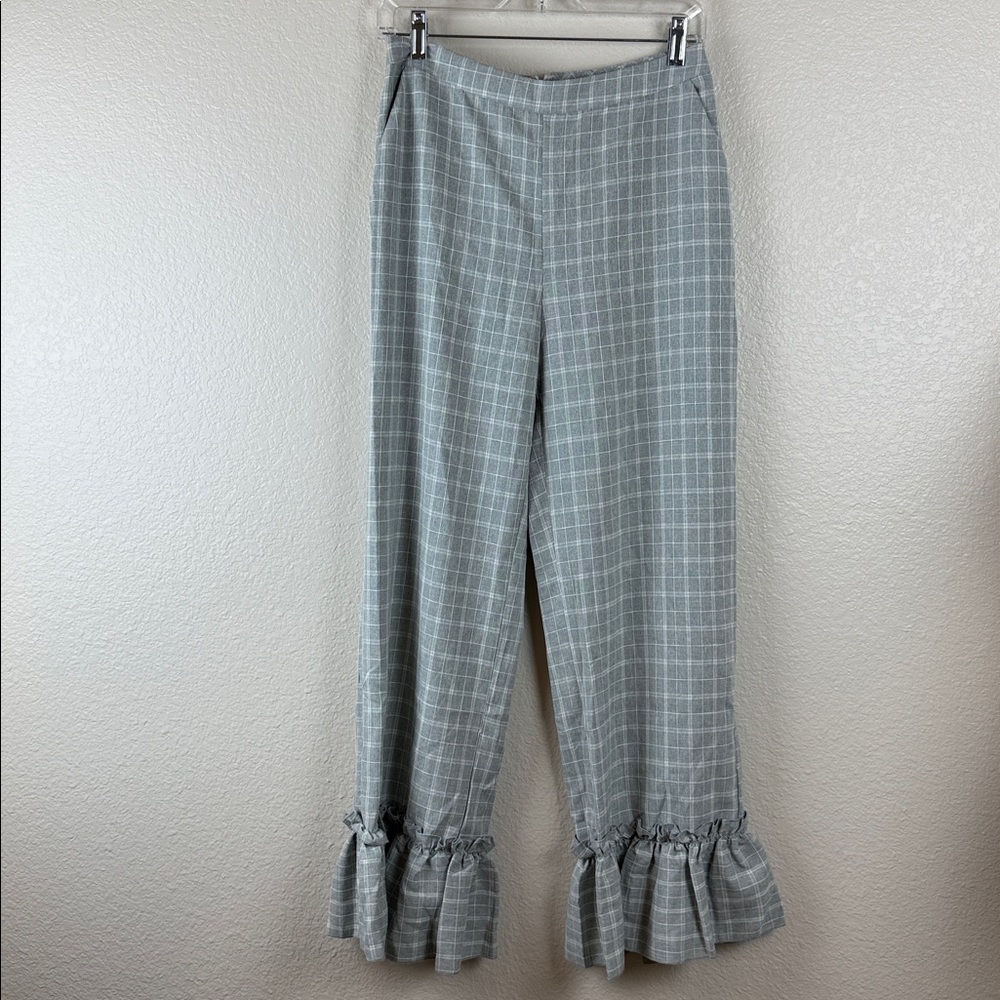 L’ATISTE Grey Plaid Frill Cropped Pants Size Medium NWT - Picture 3 of 7